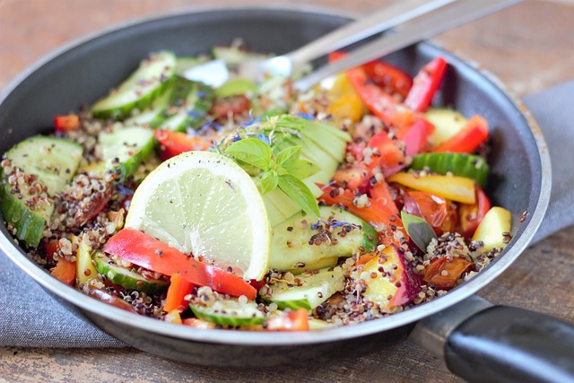 Insalata di Quinoa con Verdure: Una Deliziosa Ricetta per una Salute Ottimale