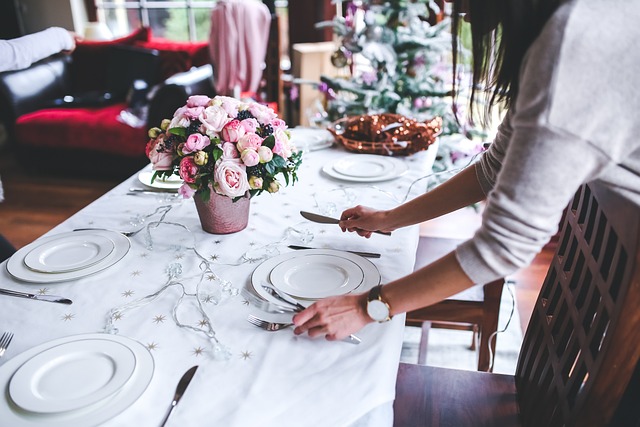 Tavola di primavera: 10 idee facili per apparecchiare in modo green, creativo ed elegante”
